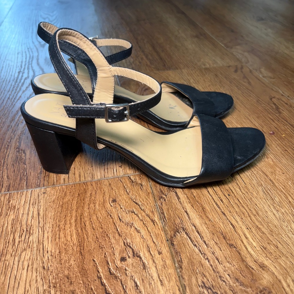 Naturalizer Bristol Black Block Heel Ankle Strap Sandals Womens 8M